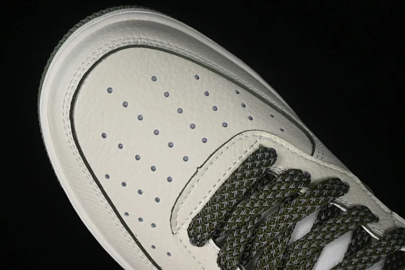 All categories Nk Air Force 1 Air Force series Nk Air Force 1 Mid Air Force mid-top Nk Air Force 1'07 Mid green pearlescent small hook Air Force One mid-top casual sneakers SG2356-805